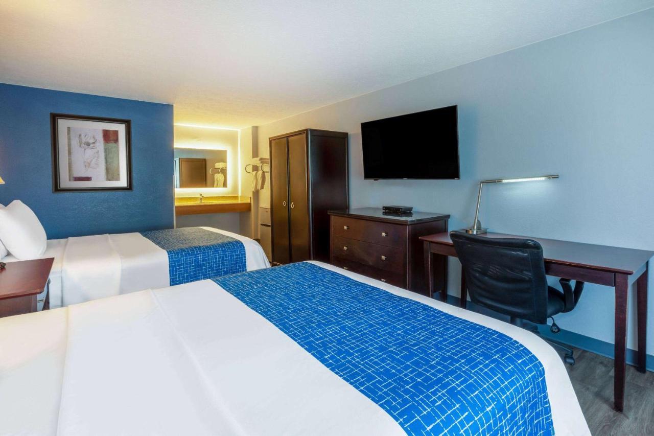 Travelodge By Wyndham Charles Town - Harpers Ferry Екстериор снимка